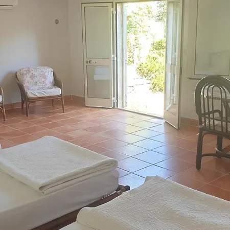 Villa Belle Proche De La Mer Climatisee Avec Piscine Conca