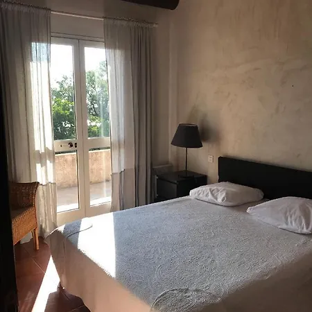 Belle Proche De La Mer Climatisee Avec Piscine *