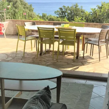 Belle Proche De La Mer Climatisee Avec Piscine 别墅